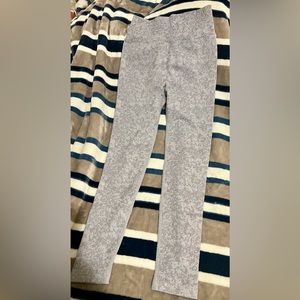 Gray leggings never worn MED